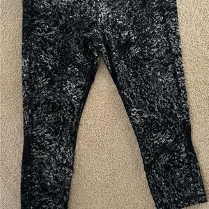 Lululemon Pace Rival Crop 22” Achromatize Ice Grey Black-Size 12